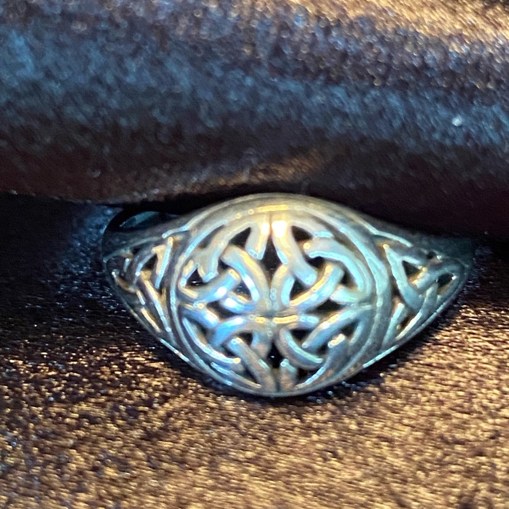 Celtic Knot with Triquetras Ring